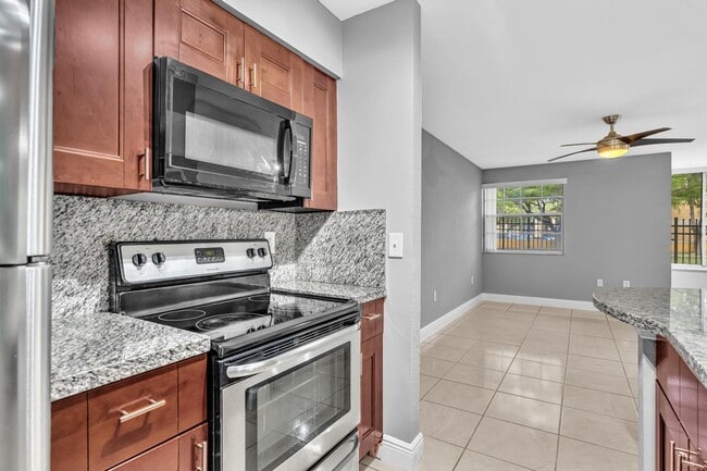 Building Photo - 2890 N Oakland Forest Dr