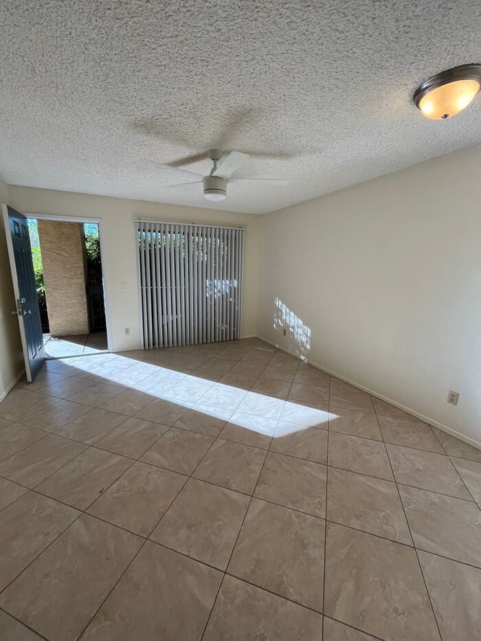 Building Photo - 1201 S McClintock Dr