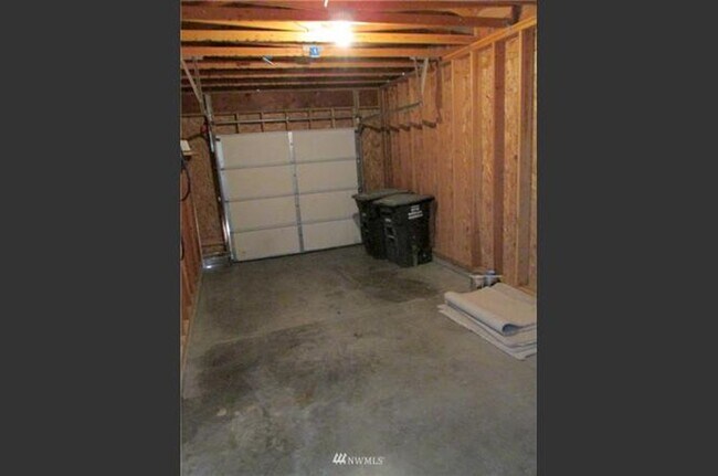 Building Photo - 2 Bed 2 Bath Home on Corner!