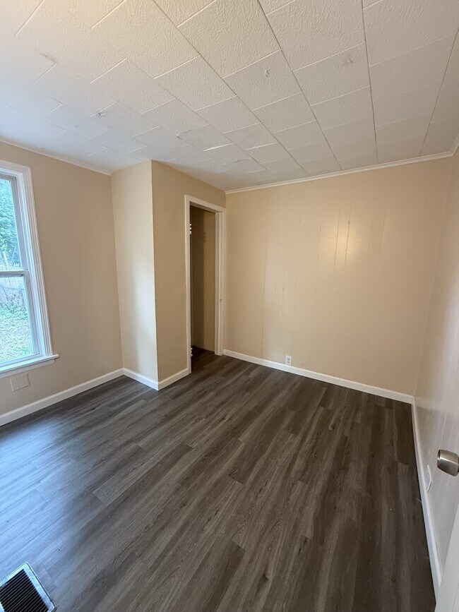 Building Photo - 169 Landon St