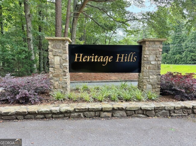 Building Photo - 2 Heritage Trce