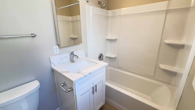 Building Photo - DL Georgia