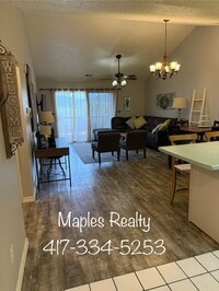 Building Photo - STUNNING 2 bedroom, 2 bathroom condo at Pointe Royale