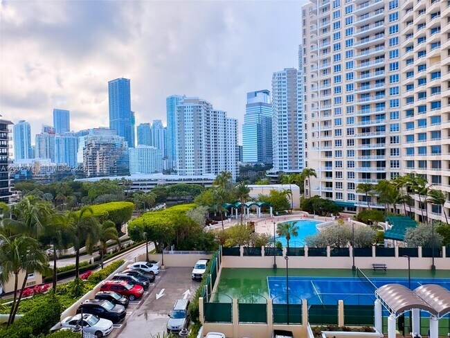 Building Photo - 848 Brickell Key Dr