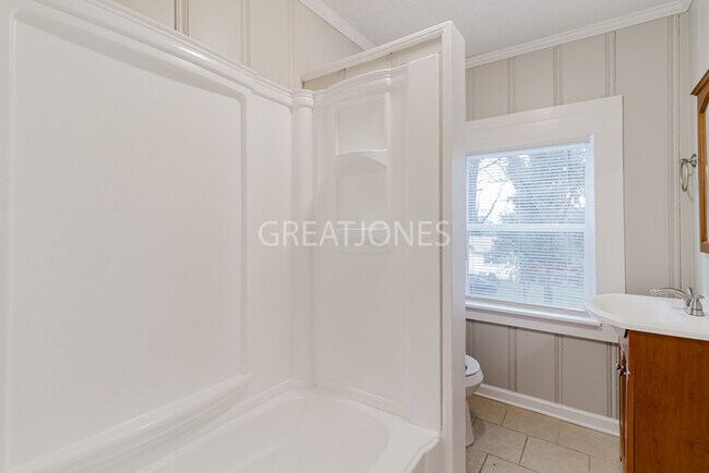 Building Photo - Charming 3 bedroom home in Birmingham!