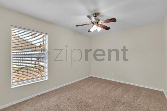 Building Photo - 2012 Dumont Dr