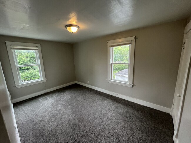Building Photo - 3623 E 103rd St