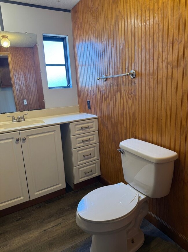 Building Photo - 3 Bedroom Mobile Home in Pleasant Garden!