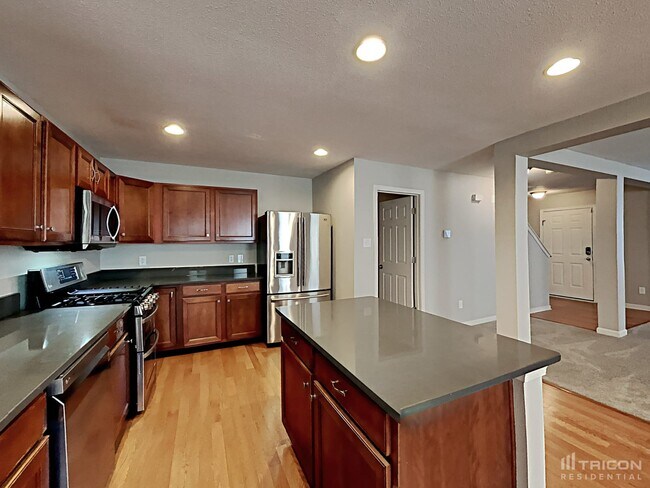 Building Photo - 815 Skywatch Ln