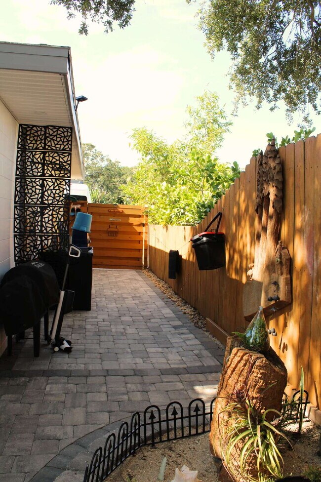 Building Photo - Coastal Elegance Awaits: Stunning 3-Bed, 3-Bath Retreat in Cocoa Beach