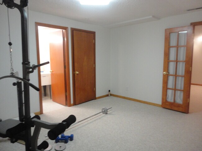 Building Photo - 6136 Brigids Close Dr