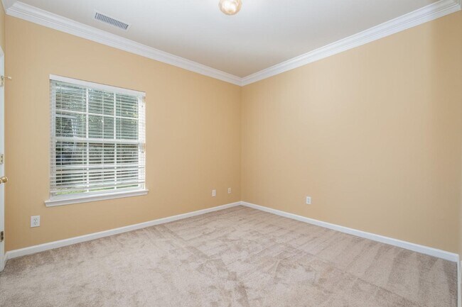 Building Photo - 2108 Tommy Ln