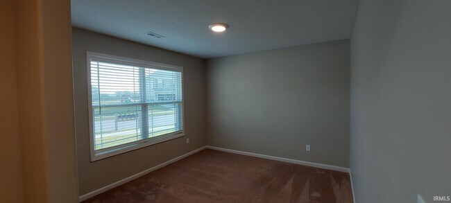 Building Photo - 13575 Crescent Ridge Dr