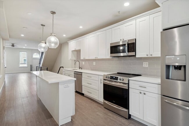 Building Photo - 1826 W Montgomery Ave