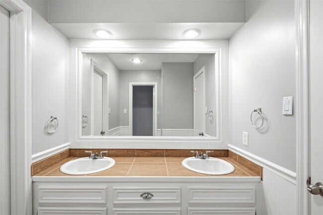 Building Photo - 20646 Prince Creek Dr