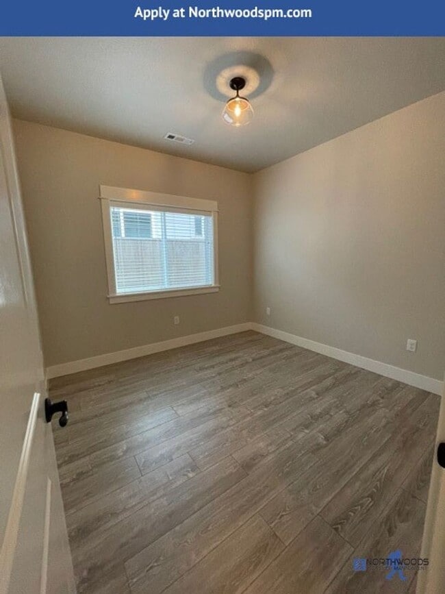 Building Photo - Newer Gorgeous Home in Desirable Neighborhood