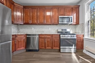 Building Photo - 126 Wade St