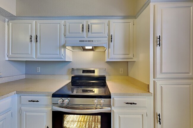 Building Photo - 6206 Alissa Dr