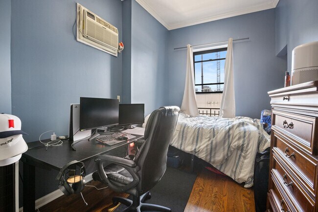 Building Photo - 263 1st St