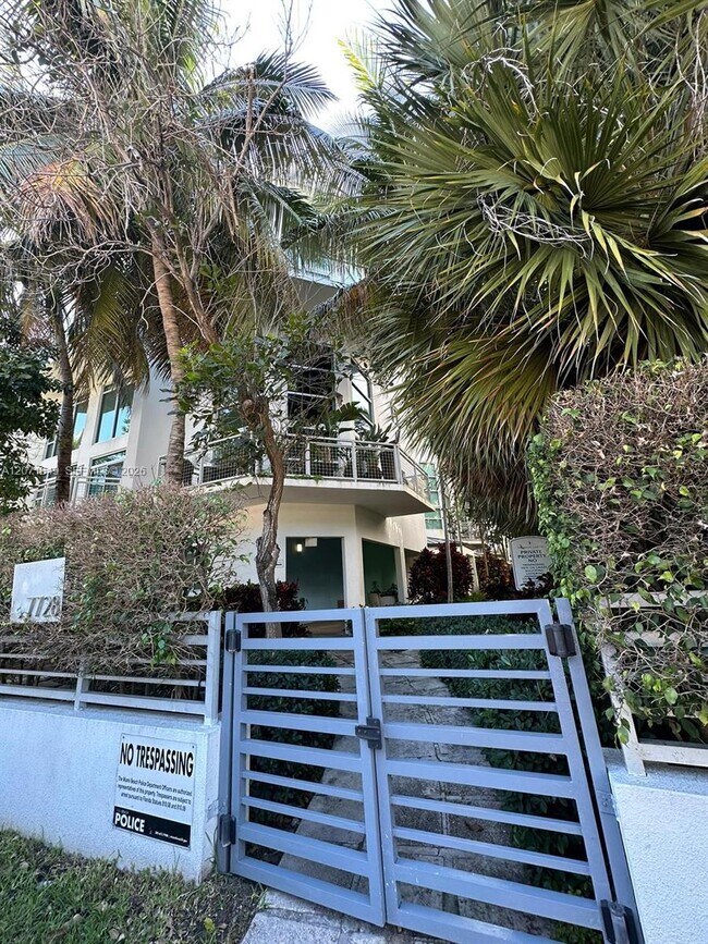 Building Photo - 7728 Collins Ave