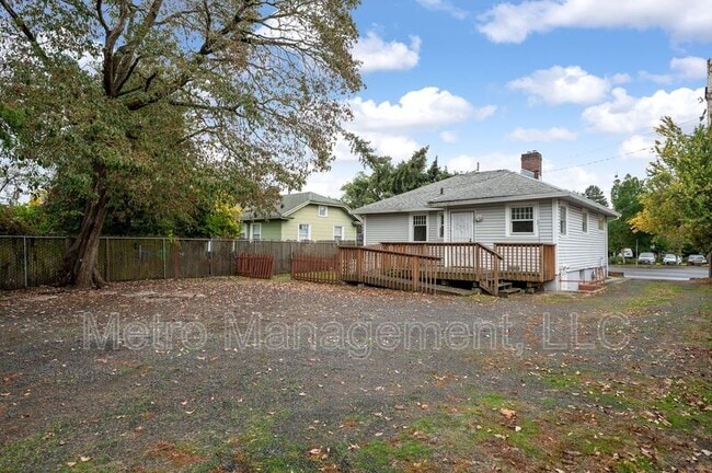 Building Photo - 1415 N Rosa Parks Way