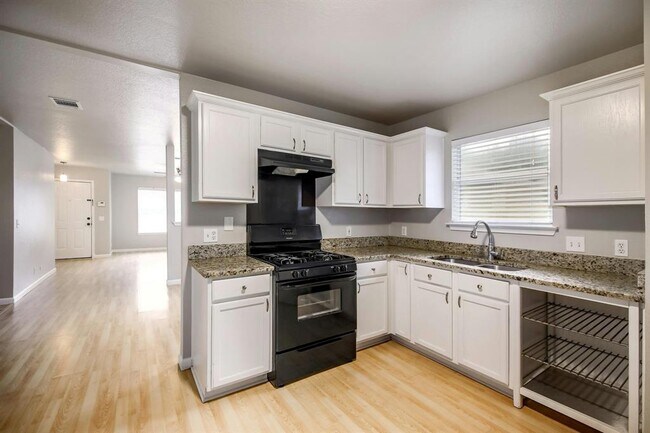 Building Photo - 8412 Fall Meadow Ln
