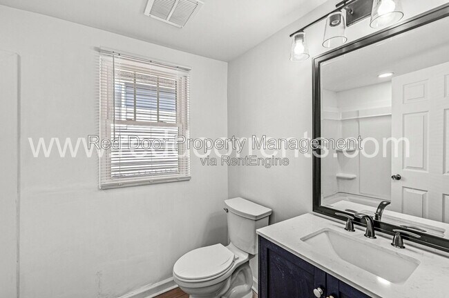 Building Photo - 1037 W 30th St