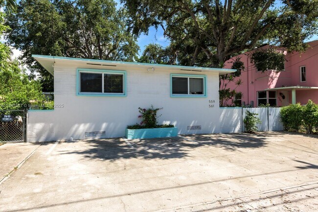 Building Photo - 559 NE 64th St