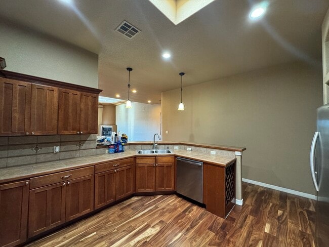 Building Photo - 682 La Melodia Dr