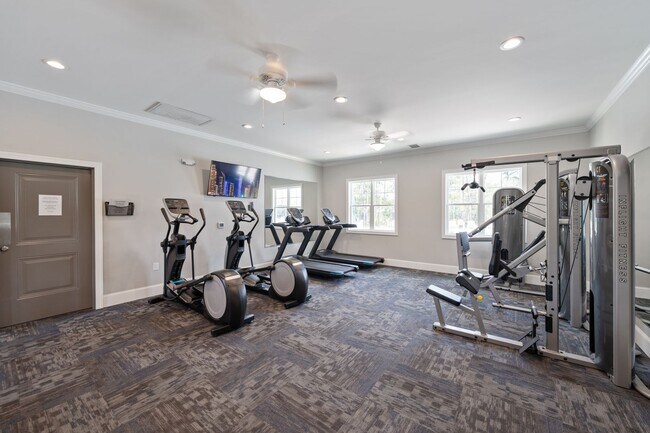 Building Photo - Beautiful 4-bedroom, 2-bath Home with Lake View!