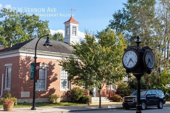 Building Photo - 132 W Vernon Ave