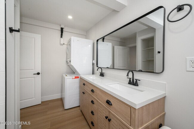 Building Photo - 8 Orchard St