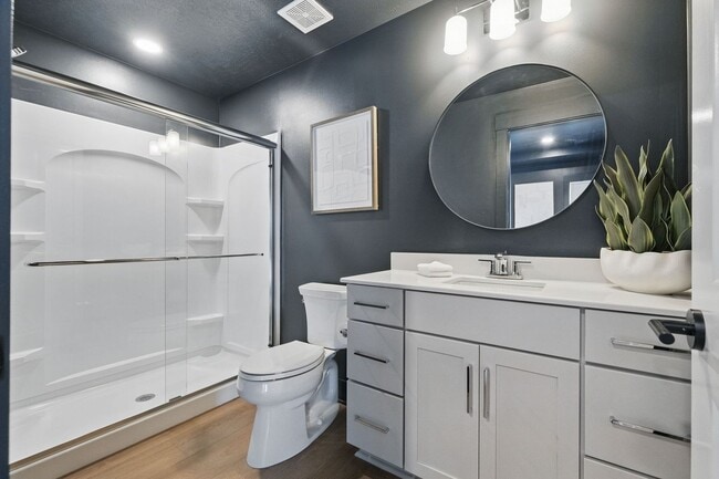 Building Photo - Luxurious, Fully Furnished Townhome       ...