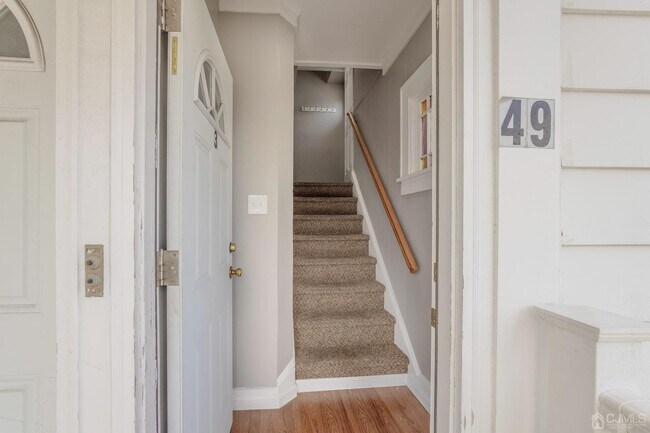 Building Photo - 49 Riva Ave