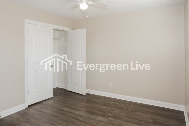 Building Photo - 107 SW Properzi Wy