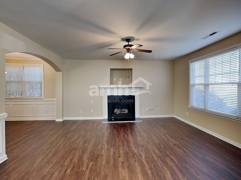 Building Photo - 7610 Rolling Meadows Ln