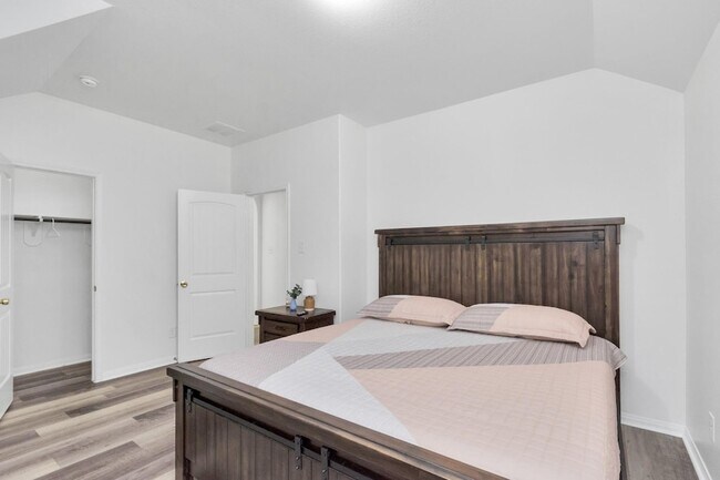 Building Photo - 24834 Puccini Pl