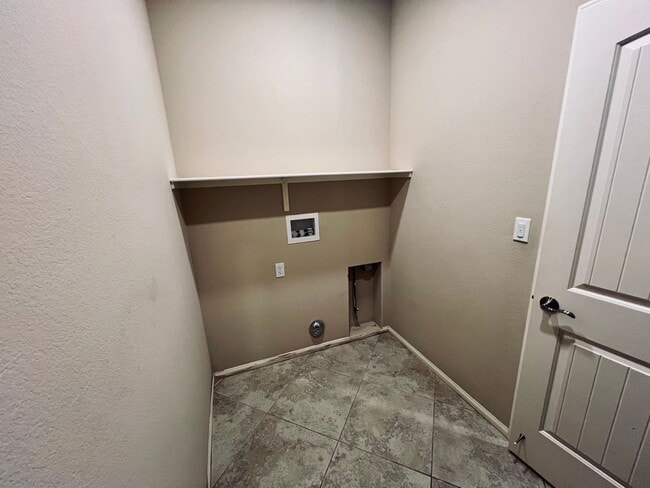 Building Photo - Gorgeous 2 bedroom and 2 bathroom home in ...