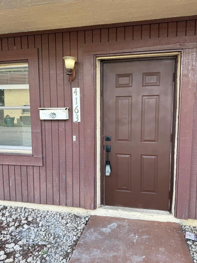 Building Photo - 4163 SW 66th Terrace