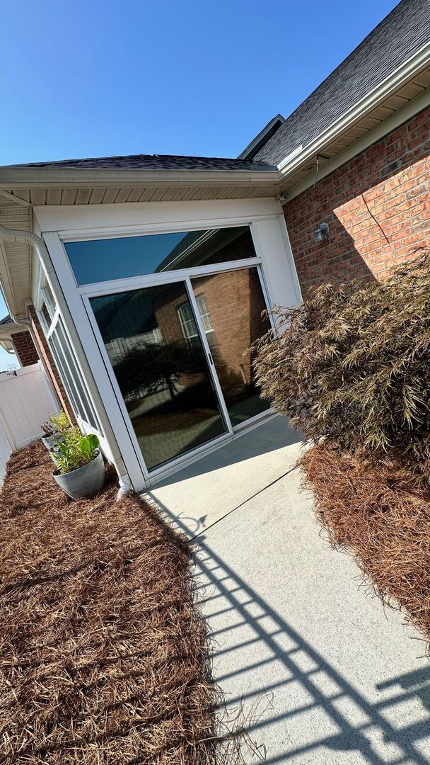 Building Photo - APPLICATION PENDING-Clemmons-Lovely Patio Home with Sunroom