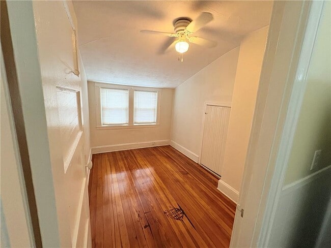 Building Photo - 293 Sutton Ave