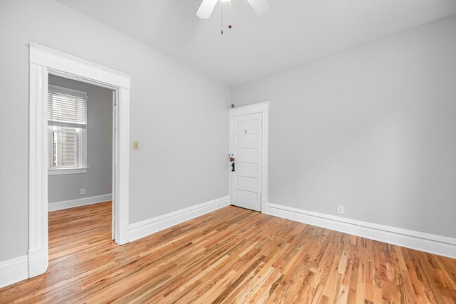 Building Photo - 3722 N Bosworth Ave