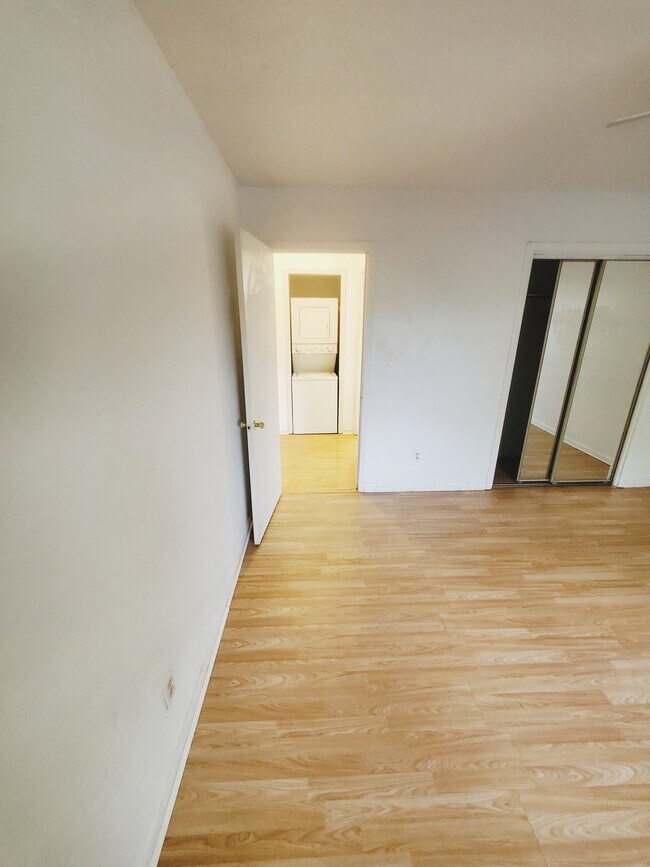 Building Photo - 1153 14th Ave S