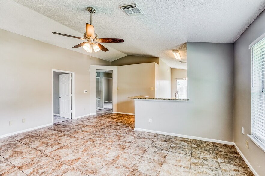 Building Photo - 7706 Ellis Dr