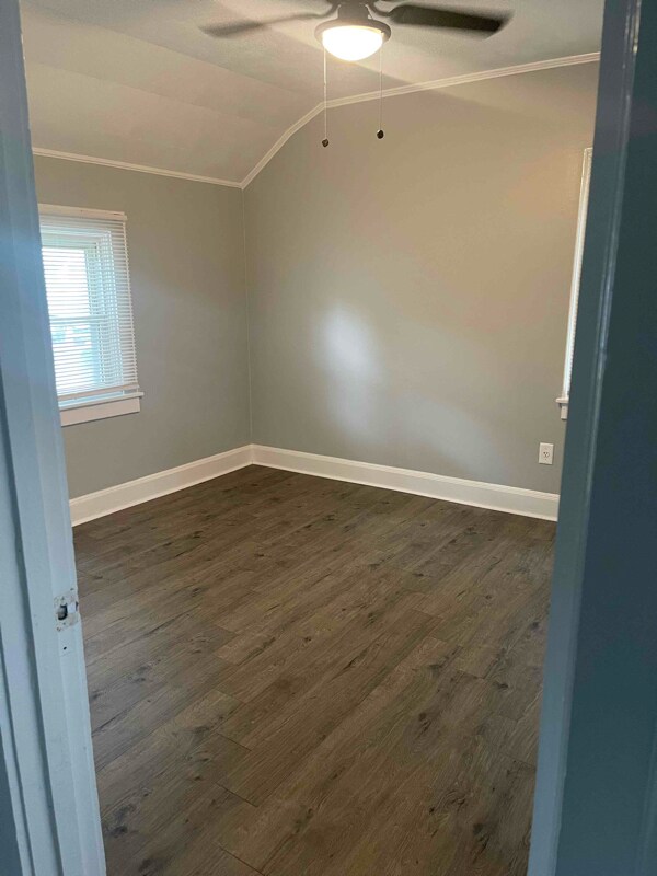 Building Photo - 16 Barney Pl