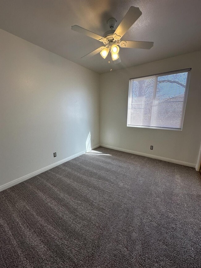 Building Photo - 7351 N Bain Ave