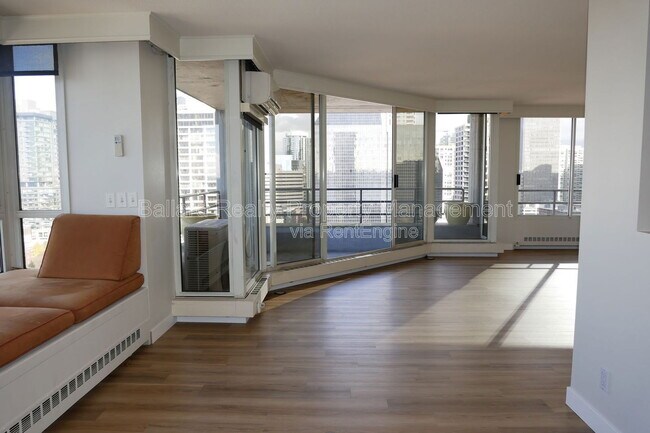 Building Photo - 2125 1st Ave