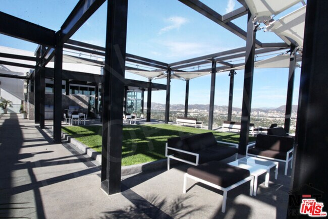 Building Photo - 3810 Wilshire Blvd