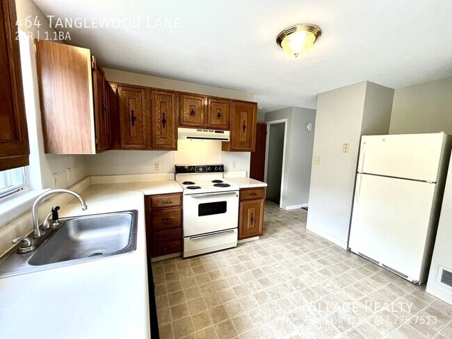 Building Photo - 464 Tanglewood Ln