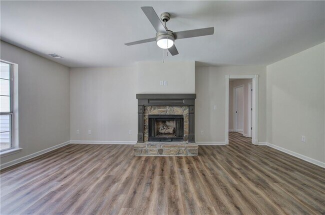 Building Photo - 4100 Chanticleer Dr NW